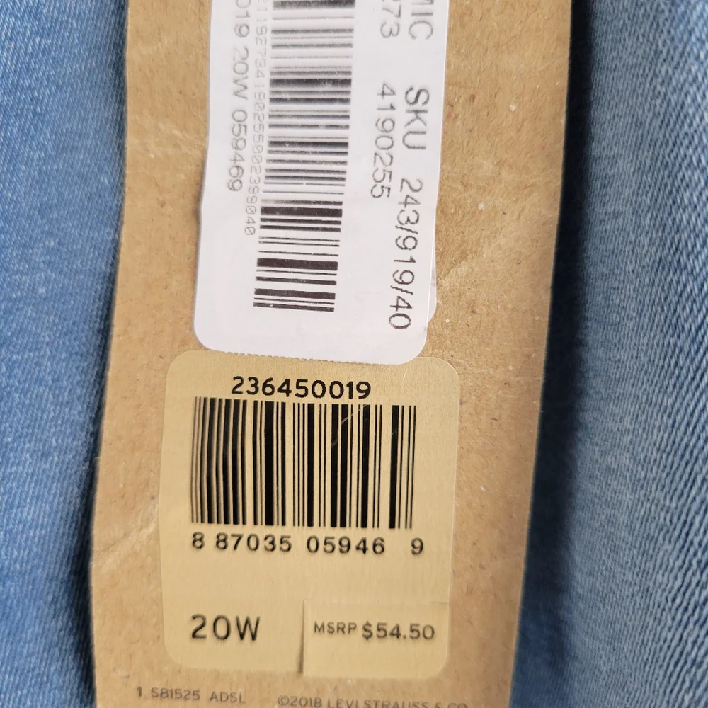 Levi Strauss Capris 20W NWT - Picture 3 of 7